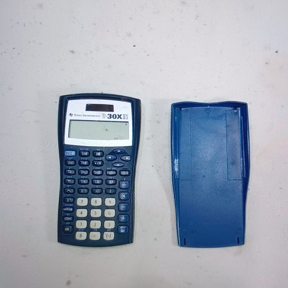 Texas Instruments TI 30XIIS